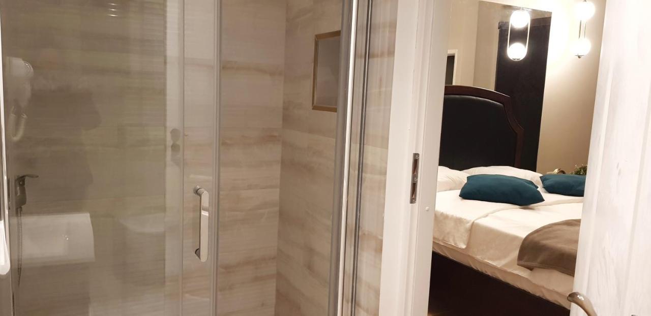 Elania Residence Târgu Jiu المظهر الخارجي الصورة
