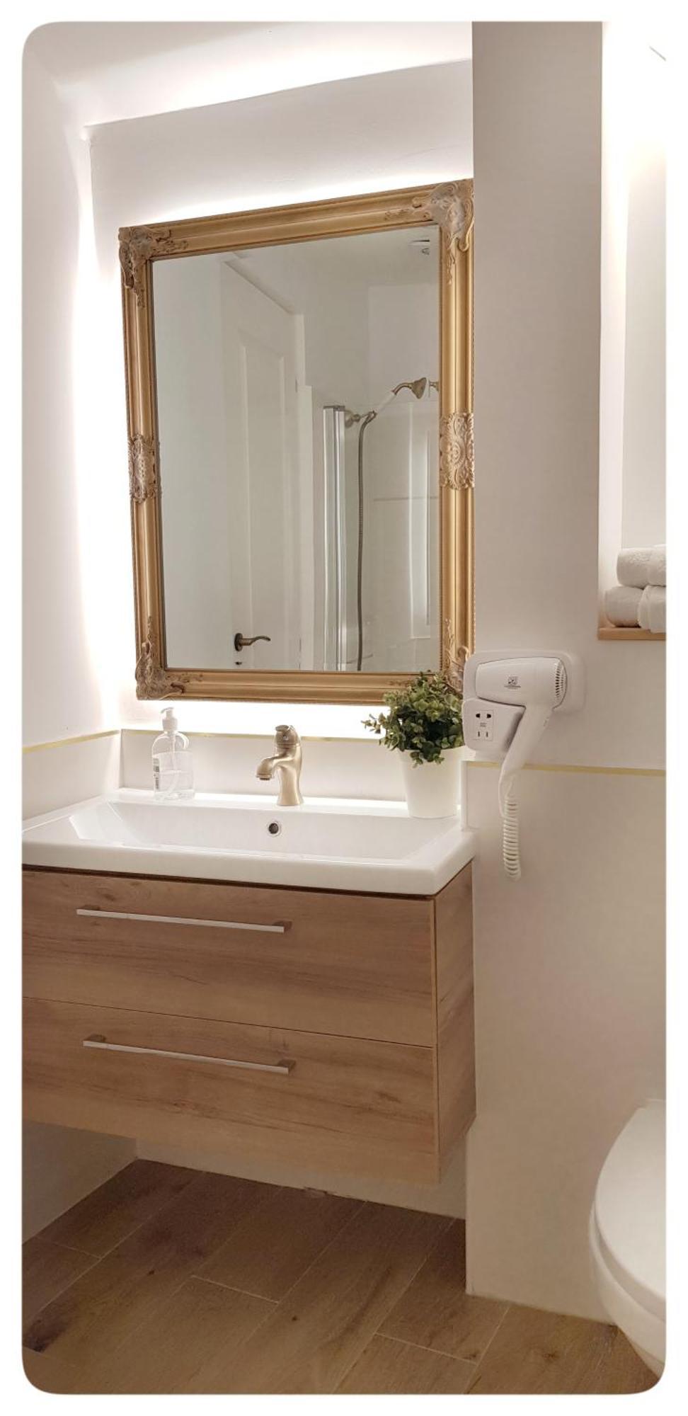 Elania Residence Târgu Jiu المظهر الخارجي الصورة