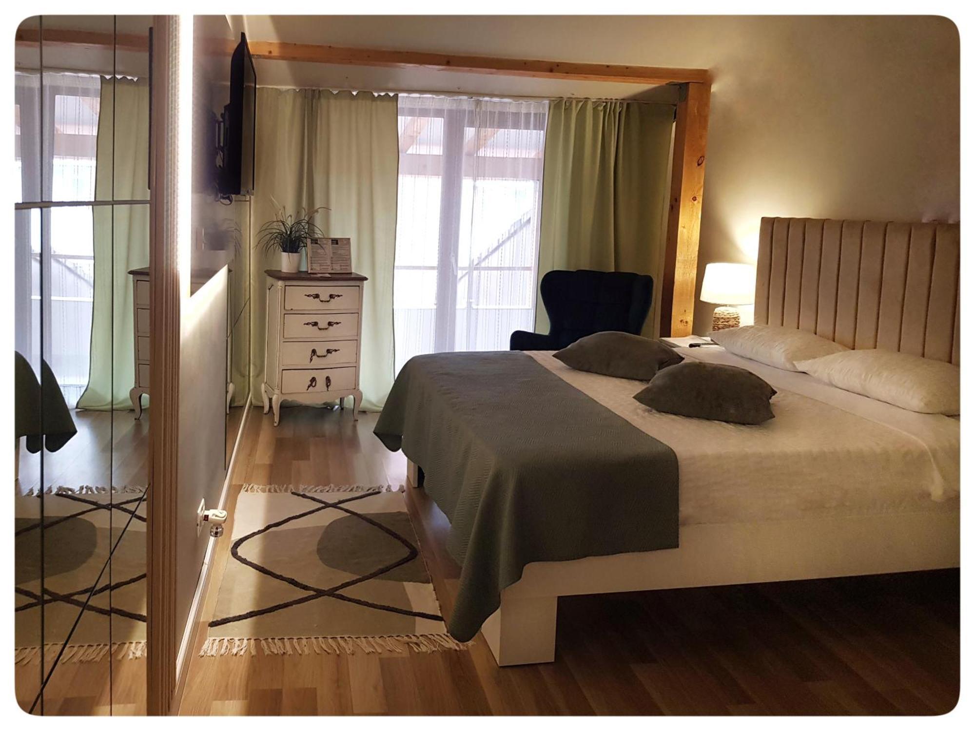 Elania Residence Târgu Jiu المظهر الخارجي الصورة